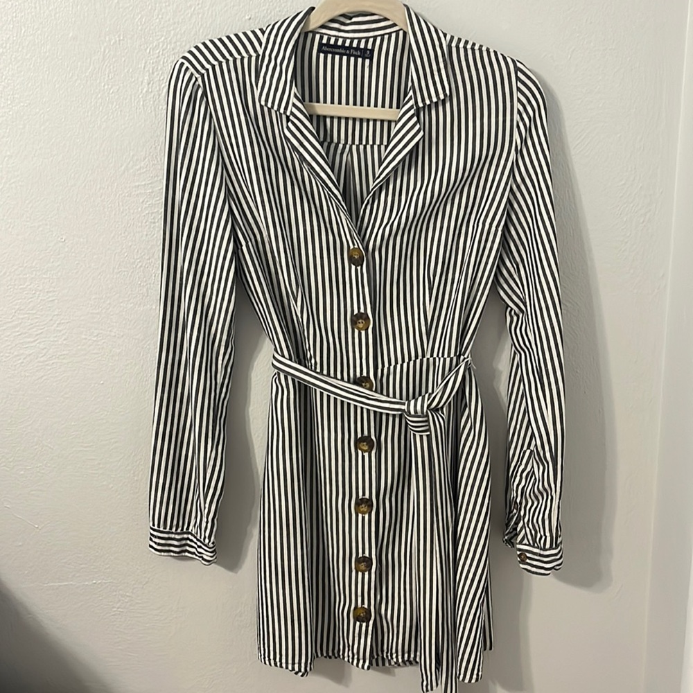 Abercrombie and Fitch dress size Small